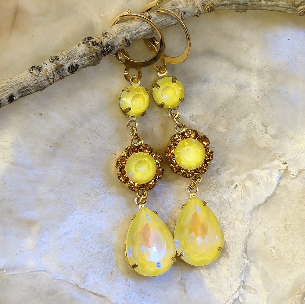 Victorian Sunshine Yellow Swarovski & Flowe Crystals In Three Tiered GP Earrings - Picture 2 of 7